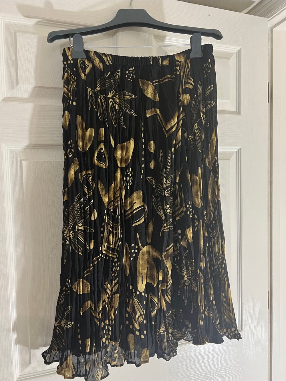 TanJay Black & Gold Pleated A-Line Midi Skirt